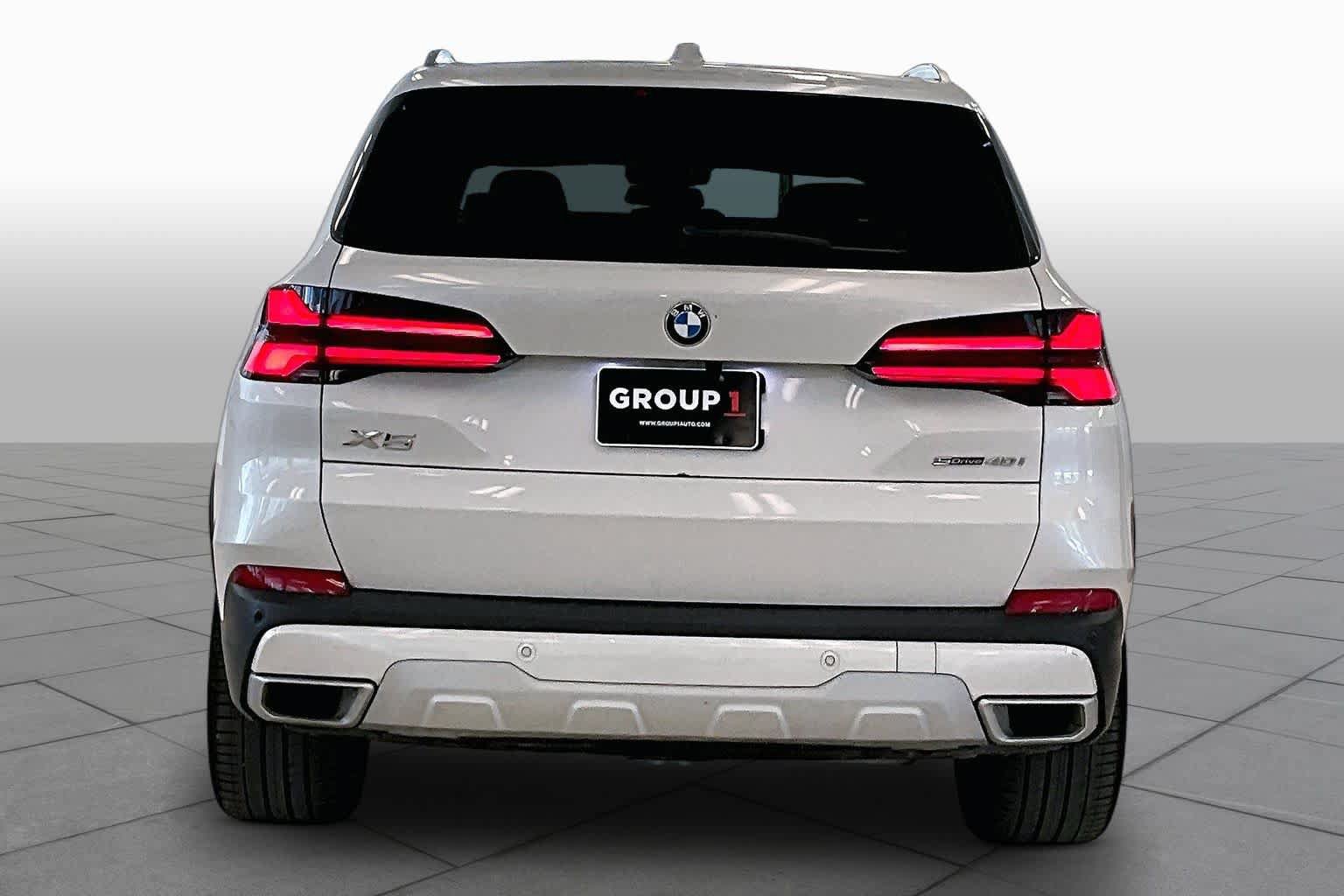 Used 2024 BMW X5 sDrive40i w/ Premium Package RWD image 4
