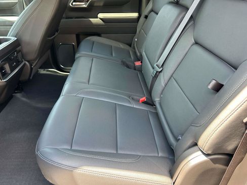 Used 2024 GMC Sierra 1500 SLT w/ SLT Premium Plus Package AWD/4WD image 32