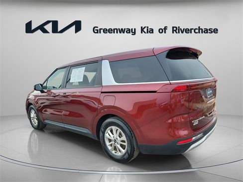 Used 2022 Kia Carnival LX image 5