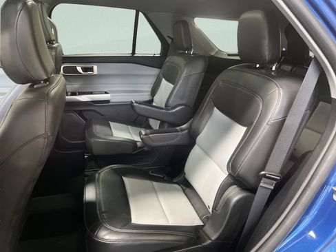 Used 2022 Ford Explorer XLT w/ Equipment Group 202A image 26