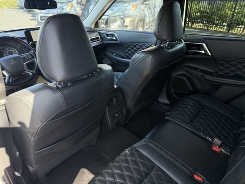 Used 2022 Mitsubishi Outlander SEL image 24