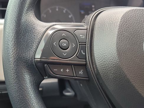 Used 2025 Toyota Corolla LE FWD image 22