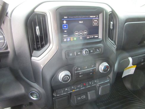 Used 2025 GMC Sierra 1500 Pro w/ Pro Value Package RWD image 36