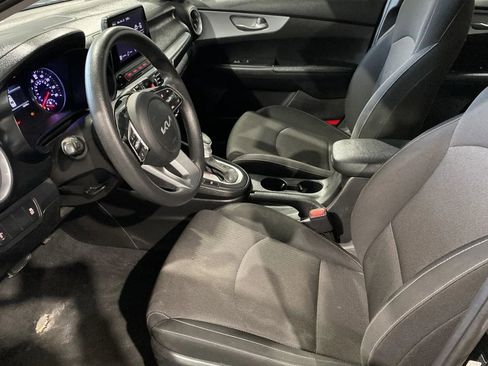 Used 2023 Kia Forte LXS image 11