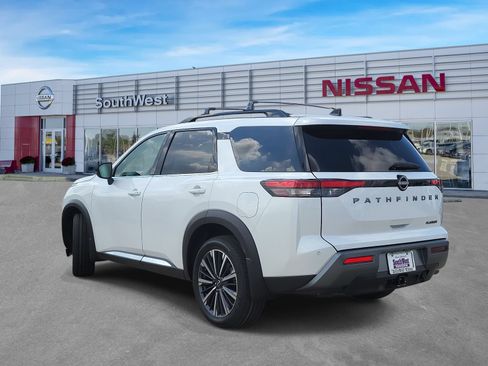 New 2026 Nissan Pathfinder Platinum FWD image 7
