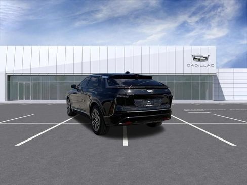 Certified 2024 Cadillac Lyriq Luxury AWD/4WD image 11