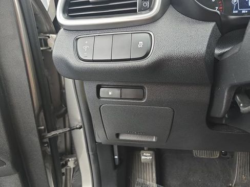 Used 2018 Kia Sorento LX FWD image 44