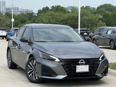 New 2026 Nissan Altima 2.5 SV FWD image 2