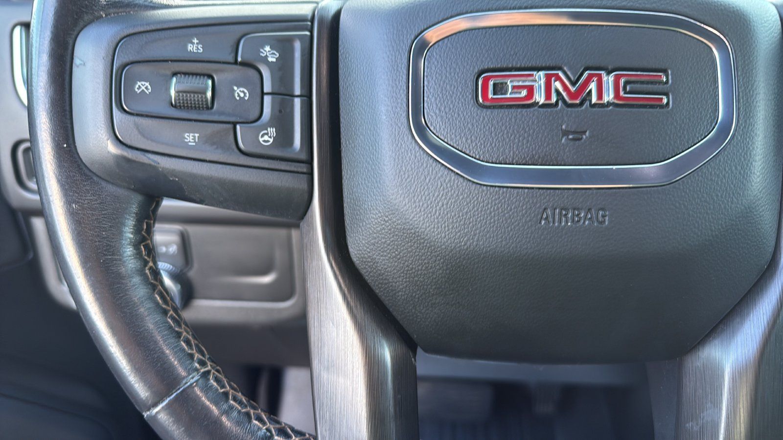 Used 2022 GMC Yukon AT4 w/ AT4 Premium Package AWD/4WD image 16