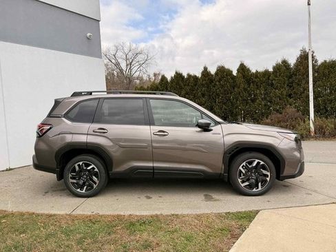 New 2025 Subaru Forester Premium image 2