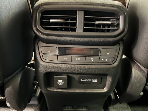 New 2025 Honda Pilot Elite image 34