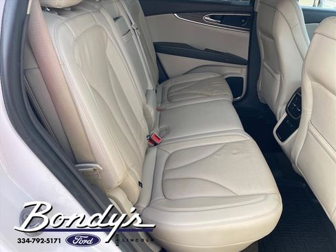 Used 2019 Lincoln Nautilus Reserve image 16