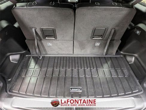 Used 2025 Jeep Grand Cherokee L Limited w/ Black Appearance Package image 25