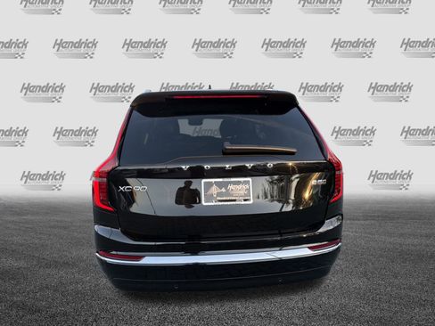 Certified 2025 Volvo XC90 B5 Plus image 9