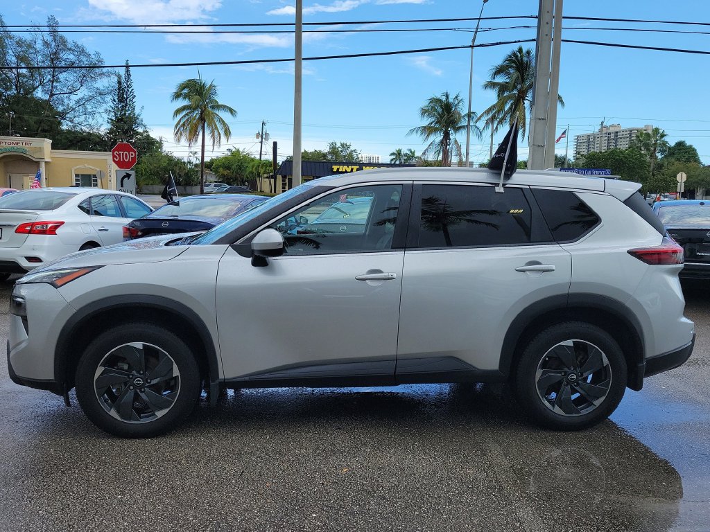 Certified 2024 Nissan Rogue SV w/ SV Premium Package FWD image 12