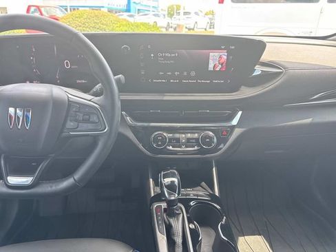 Used 2025 Buick Envista Sport Touring w/ Convenience I Package FWD image 20