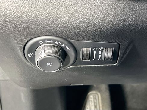 Used 2022 Jeep Compass Latitude w/ Sun and Sound Group image 10