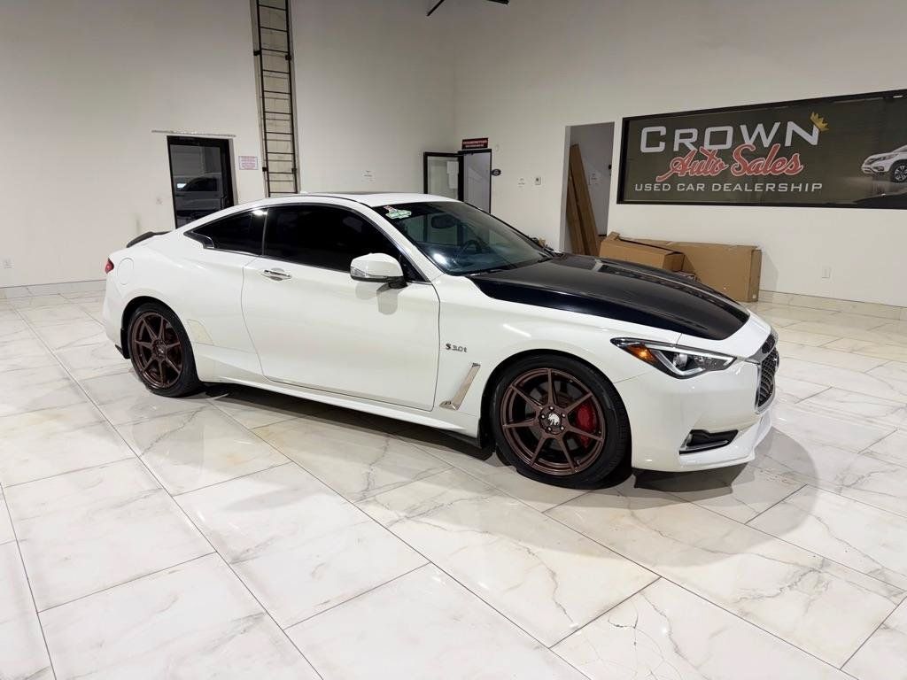 Used 2017 INFINITI Q60 Red Sport 400 RWD image 3