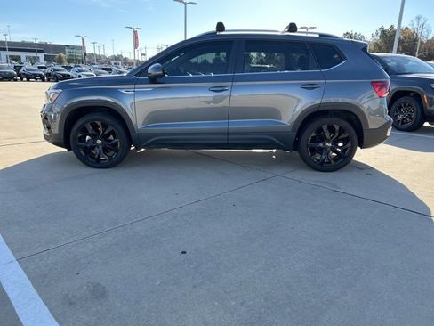 Used 2022 Volkswagen Taos SE image 5