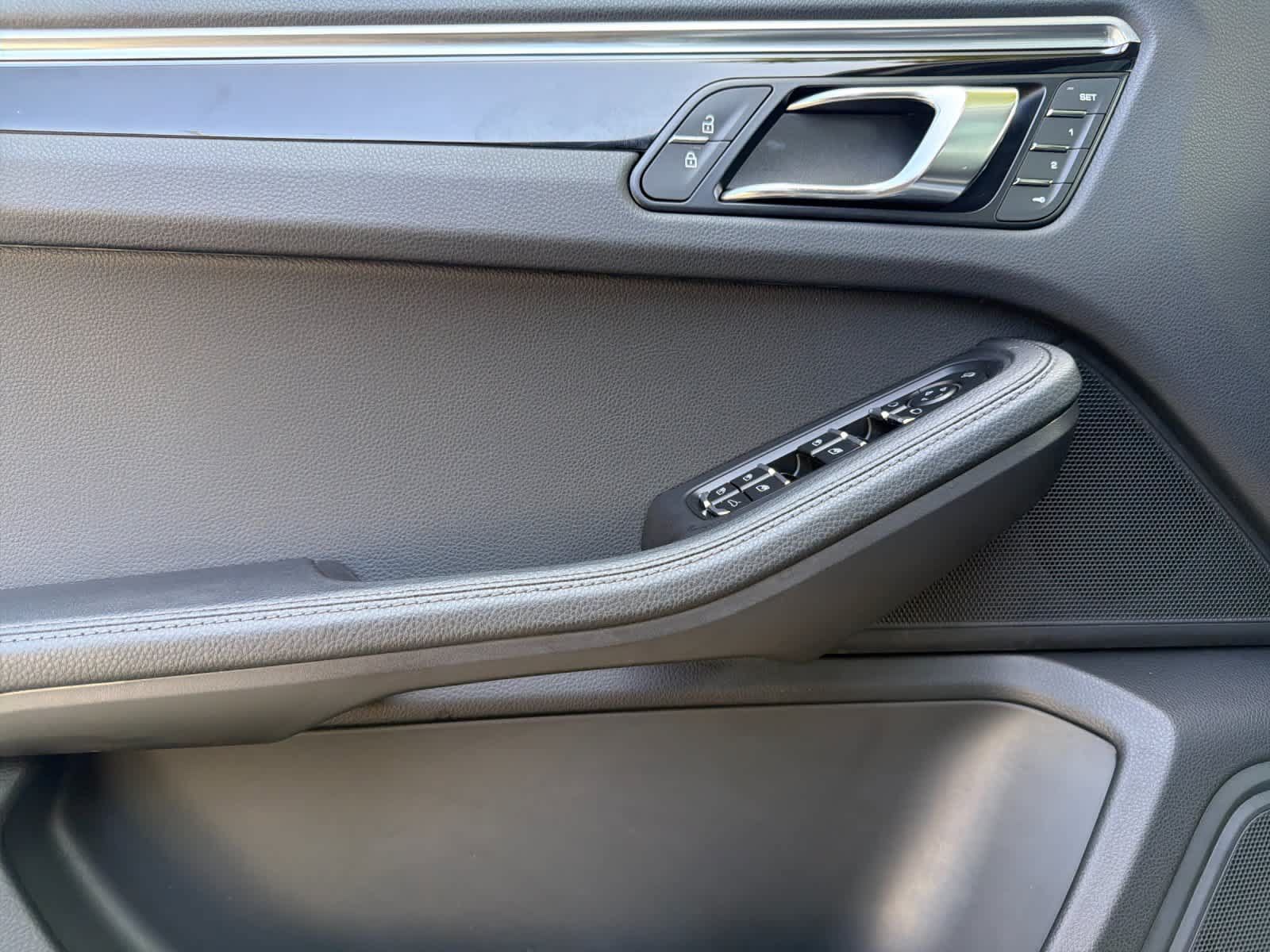 Certified 2024 Porsche Macan S AWD/4WD image 12
