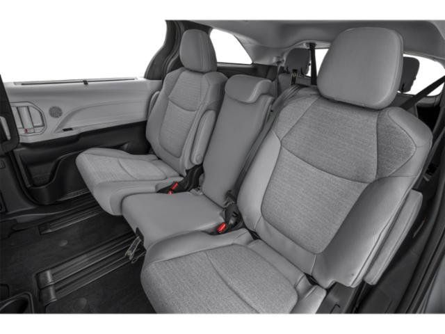Used 2026 Toyota Sienna LE AWD/4WD image 15