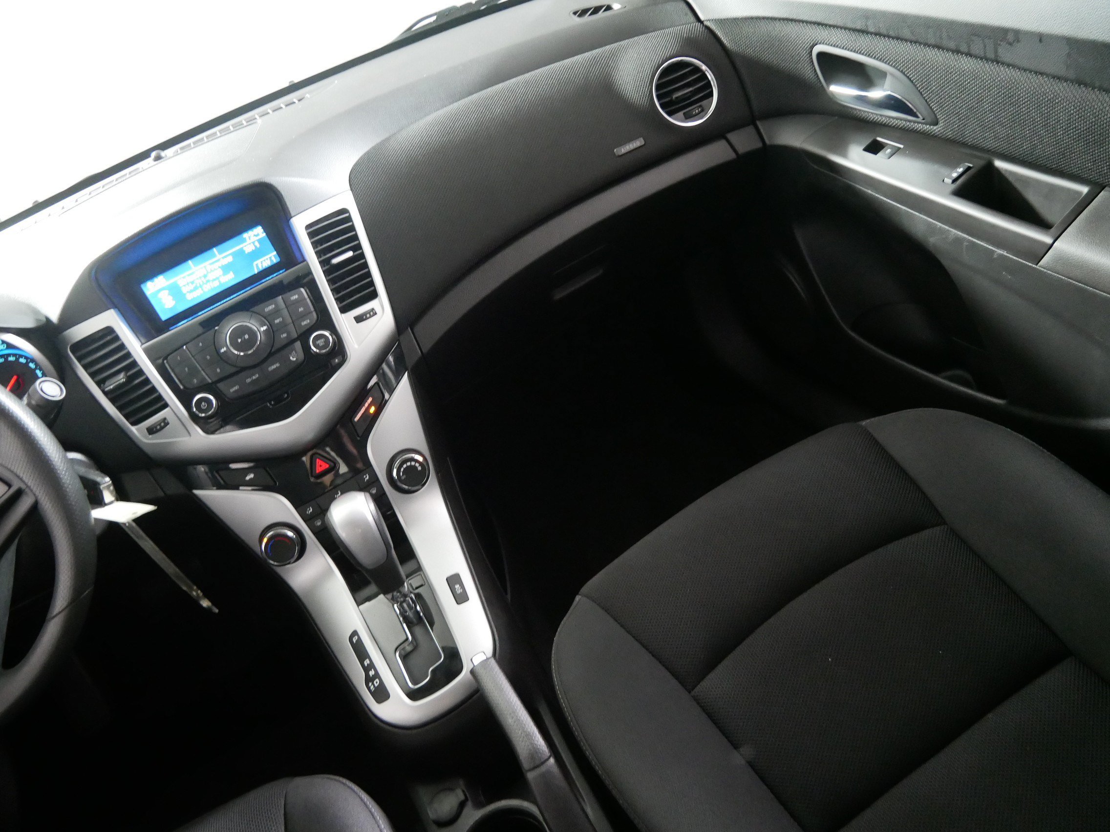 Used 2016 Chevrolet Cruze LT FWD image 11
