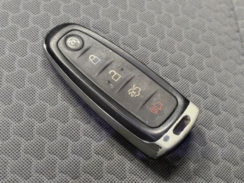 Used 2019 Ford Escape SE AWD/4WD image 32