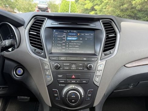 Used 2018 Hyundai Santa Fe Limited image 16