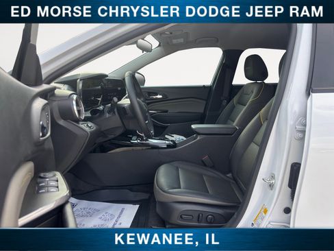 Used 2025 Chevrolet Trax ACTIV FWD image 9