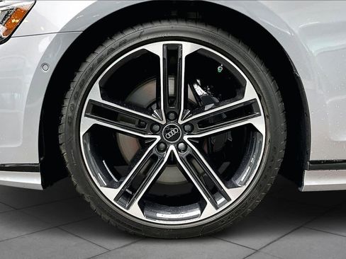 Used 2025 Audi A8 L 3.0T image 10