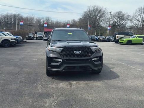 Used 2023 Ford Explorer ST w/ Equipment Group 401A image 3