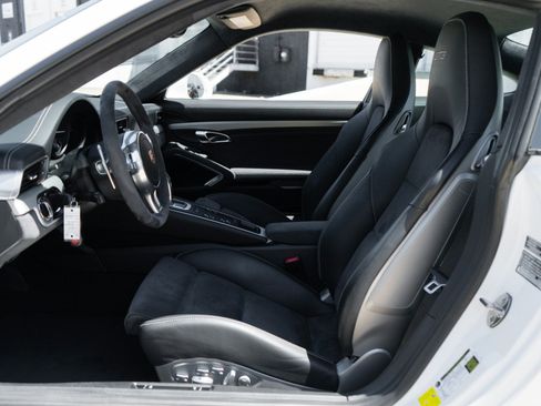 Used 2015 Porsche 911 GT3 RWD image 6
