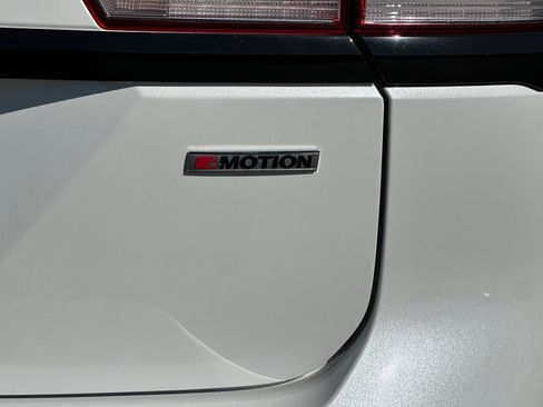 Used 2022 Volkswagen Atlas SEL R-Line image 27