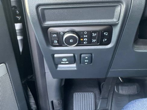 Used 2025 Ford F150 Lariat w/ Equipment Group 501A Mid AWD/4WD image 7