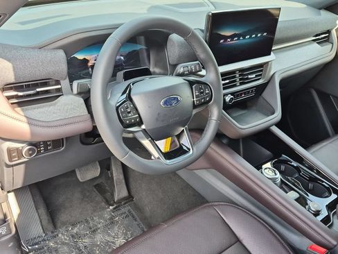 New 2026 Ford Explorer Platinum w/ LUX Leather Package AWD/4WD image 10