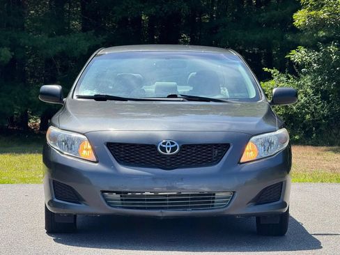 Used 2010 Toyota Corolla LE FWD image 3