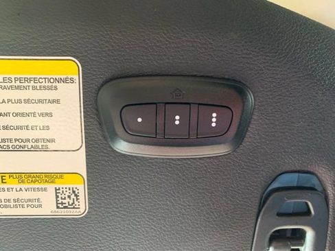 Used 2024 Jeep Gladiator Sport AWD/4WD image 3