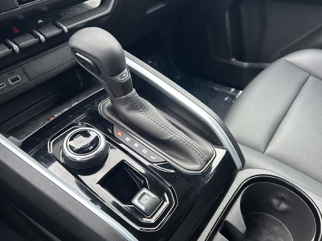 Used 2025 Chevrolet Colorado Trail Boss AWD/4WD image 17