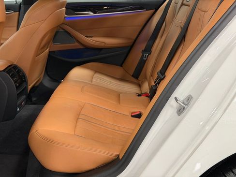 Used 2021 BMW 530i xDrive w/ Premium Package image 25