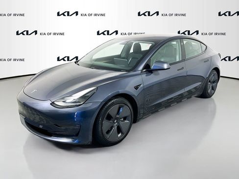 Used 2021 Tesla Model 3 Standard Range Plus RWD image 3