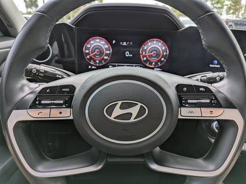Used 2025 Hyundai Elantra SEL FWD image 18