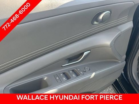 Used 2025 Hyundai Elantra SEL FWD image 17