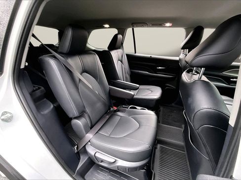 Used 2024 Toyota Grand Highlander Limited image 22