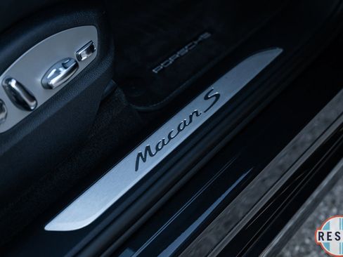 Used 2022 Porsche Macan S AWD/4WD image 27