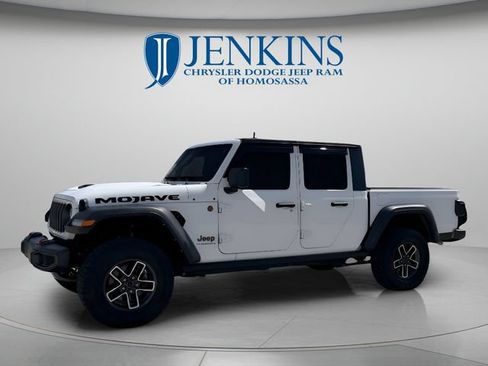 Used 2025 Jeep Gladiator Mojave w/ Convenience Group AWD/4WD image 12
