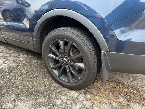 Used 2017 Ford Explorer XLT w/ Equipment Group 202A image 13