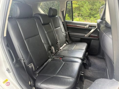 Used 2011 Lexus GX 460 AWD/4WD image 28