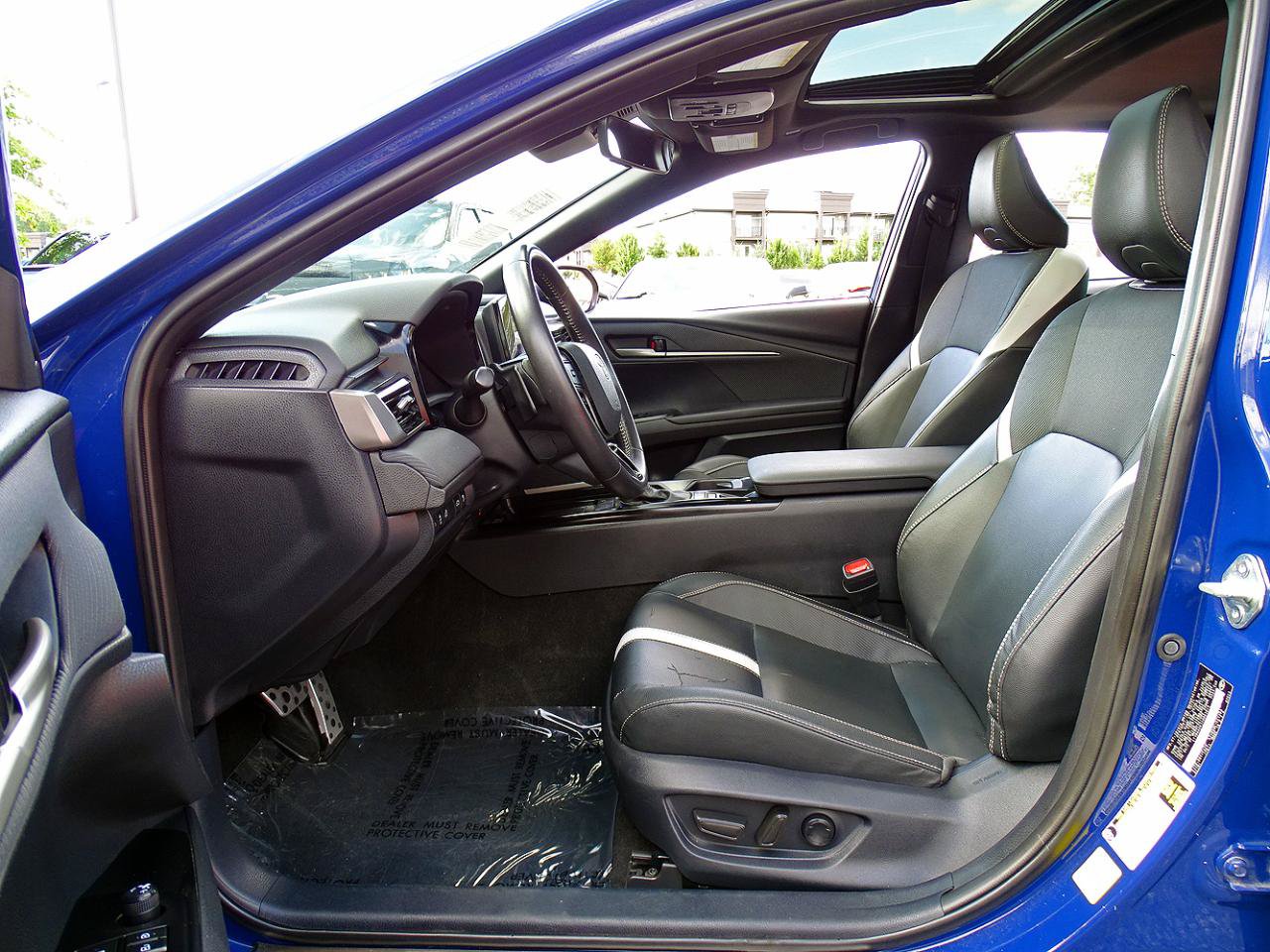 Used 2025 Toyota Camry SE w/ Convenience Package FWD image 13
