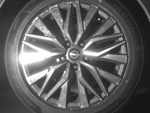 Used 2025 Nissan Altima 2.5 SV FWD image 15