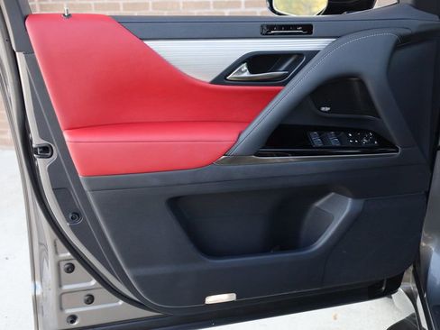 Used 2023 Lexus LX 600 F Sport image 12